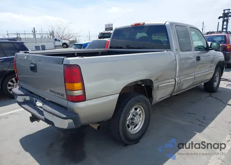 2000 Chevrolet Silverado 2500 Ls z USA, uszkodzony, nr VIN 1GCFC29U8YZ144325